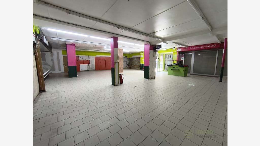 Cède ancien commerce 356m² idéalement situé Trelon