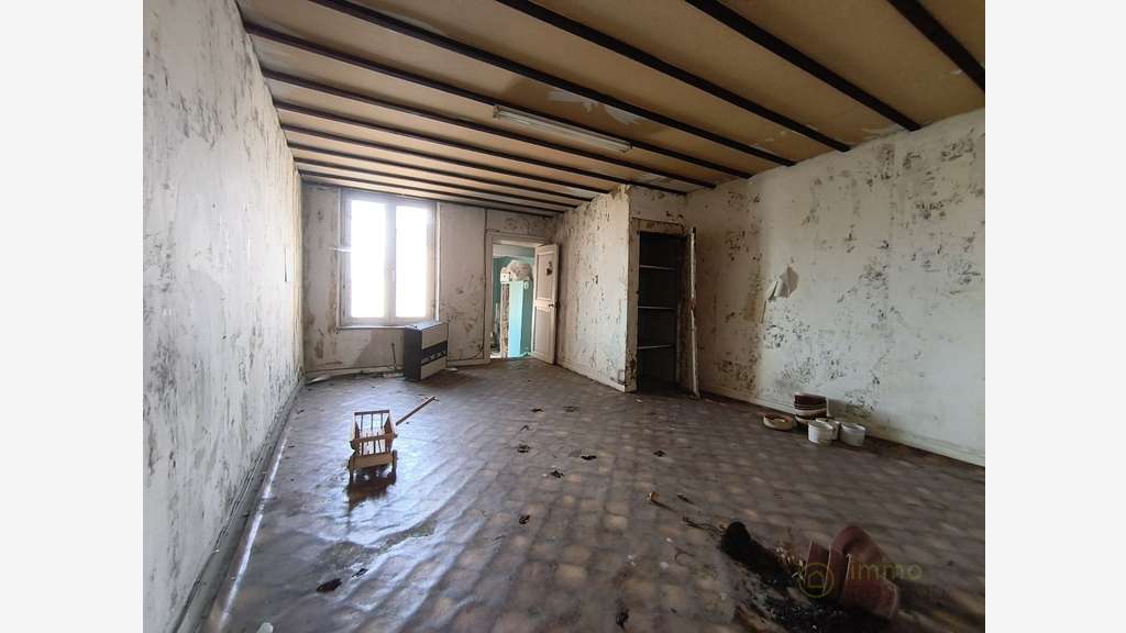 Cède ancien commerce 356m² idéalement situé Trelon