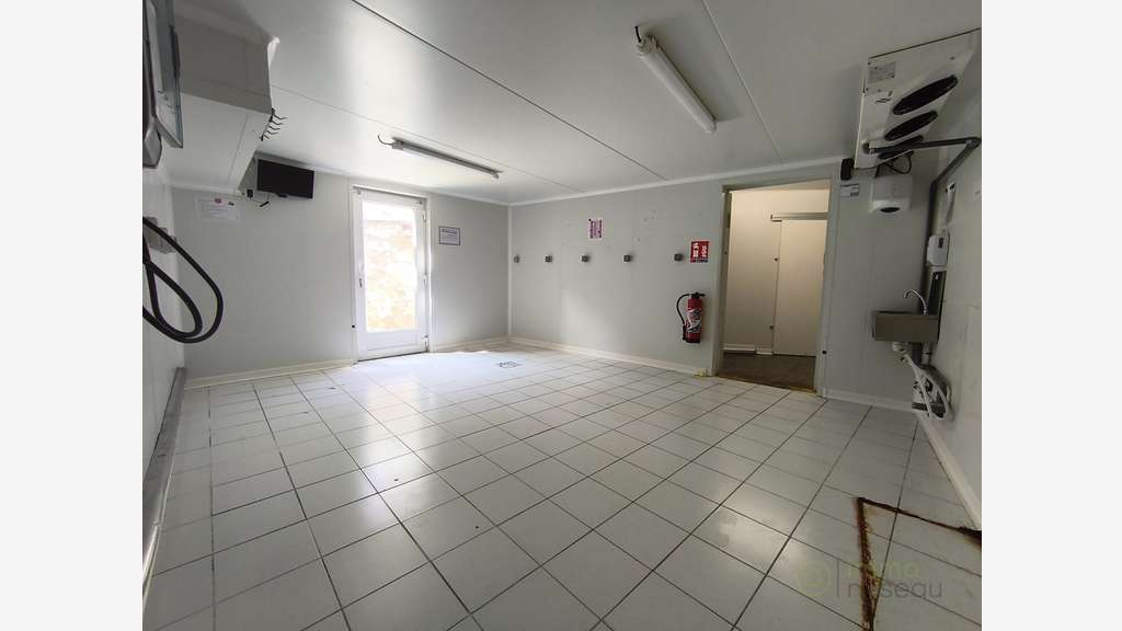 Cède ancien commerce 356m² idéalement situé Trelon