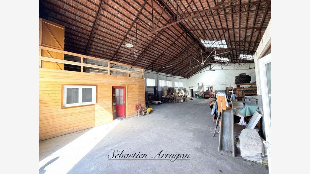 Local commercial 300 m² à vendre - Axe Agen / V