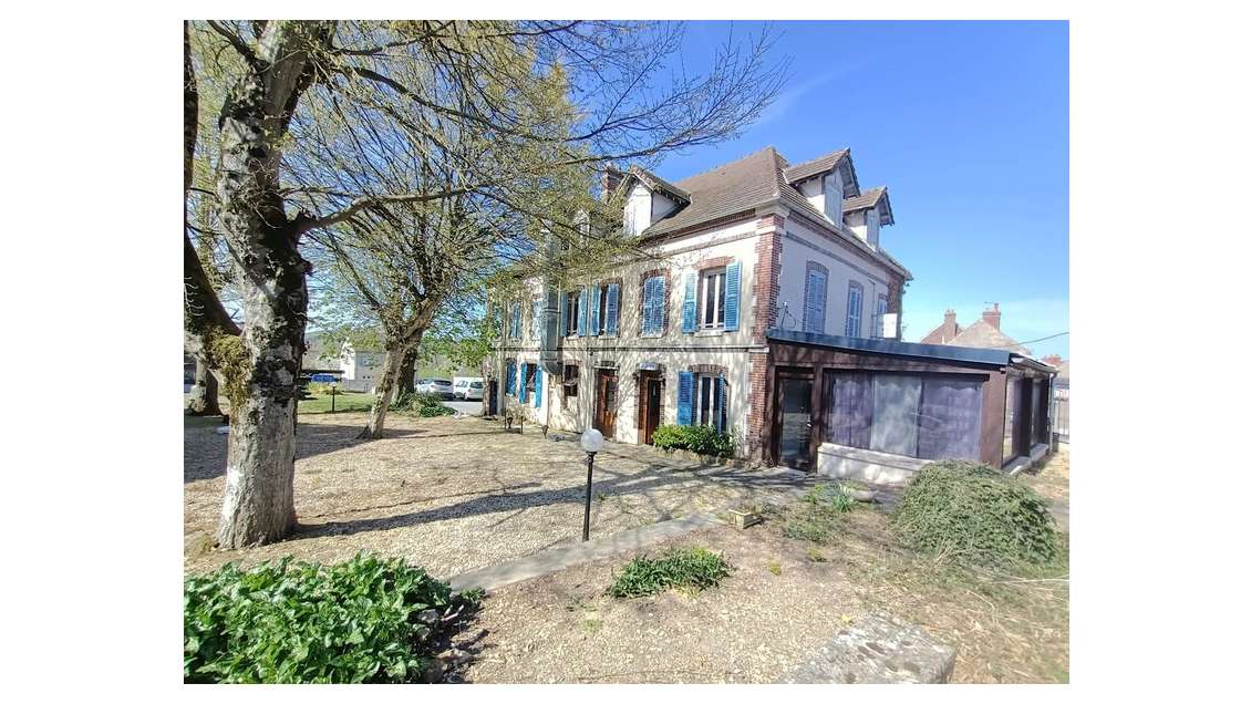 Immeuble mixte à vendre à Villevallier 