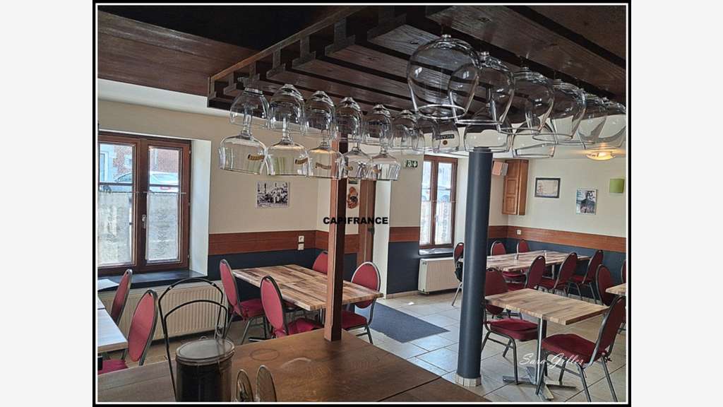 Ancienne Pizzeria et appartement rénové à vendre V