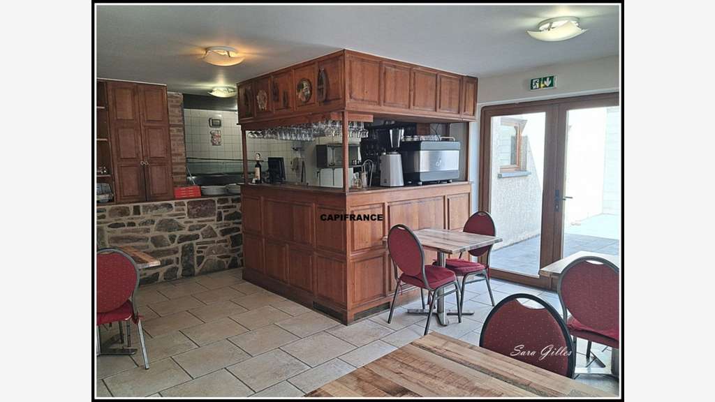 Ancienne Pizzeria et appartement rénové à vendre V