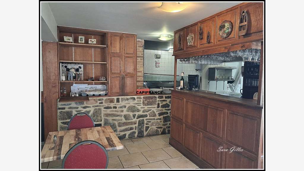 Ancienne Pizzeria et appartement rénové à vendre V