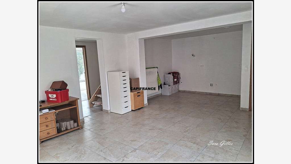 Ancienne Pizzeria et appartement rénové à vendre V