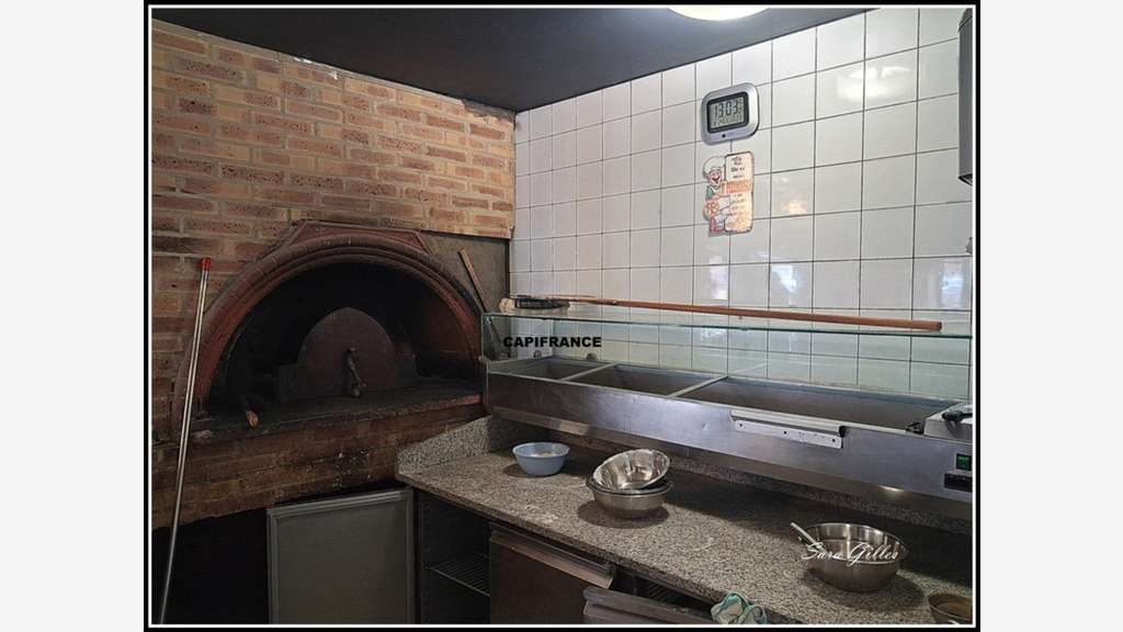 Ancienne Pizzeria et appartement rénové à vendre V