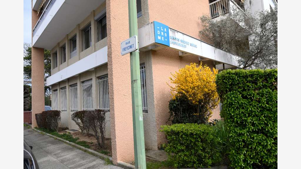BUREAUX - 445 M² - VALENCE CHATEAUVERT