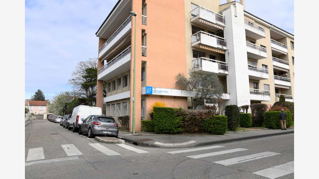BUREAUX - 445 M² - VALENCE CHATEAUVERT