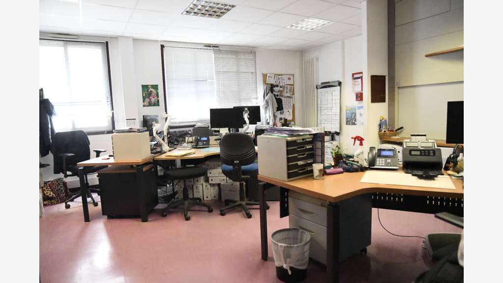 BUREAUX - 445 M² - VALENCE CHATEAUVERT