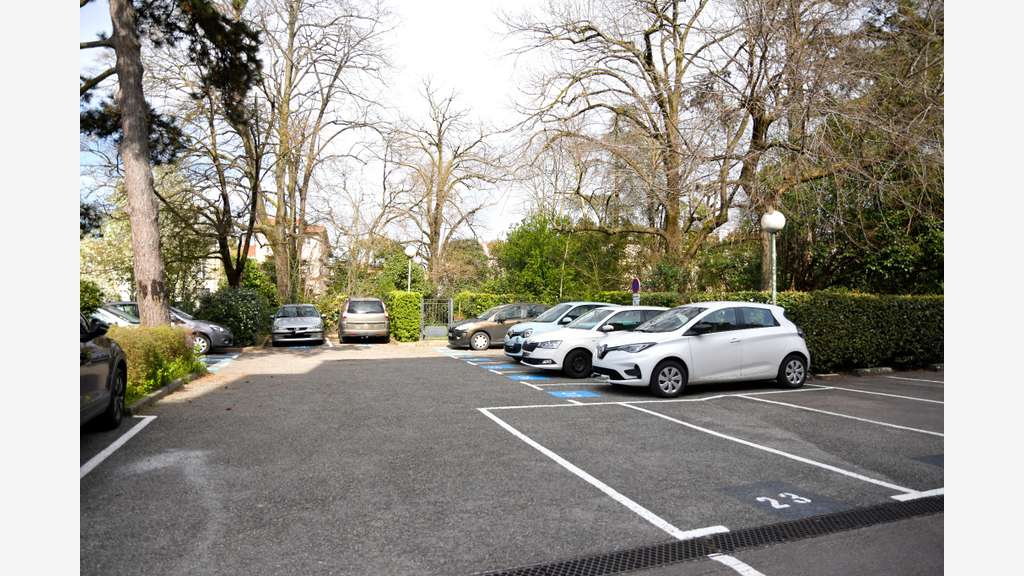 BUREAUX - 445 M² - VALENCE CHATEAUVERT