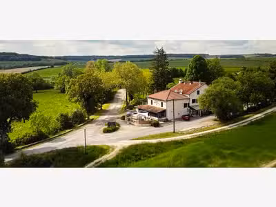 AV Restaurant et hôtel ** Sur la Voie Sacrée