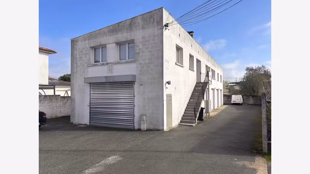 CENON – Immeuble professionnel indépendant – 9 bur