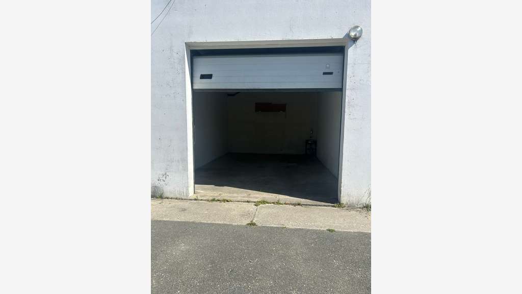 CENON – Immeuble professionnel indépendant – 9 bur