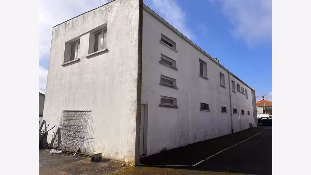 CENON – Immeuble professionnel indépendant – 9 bur