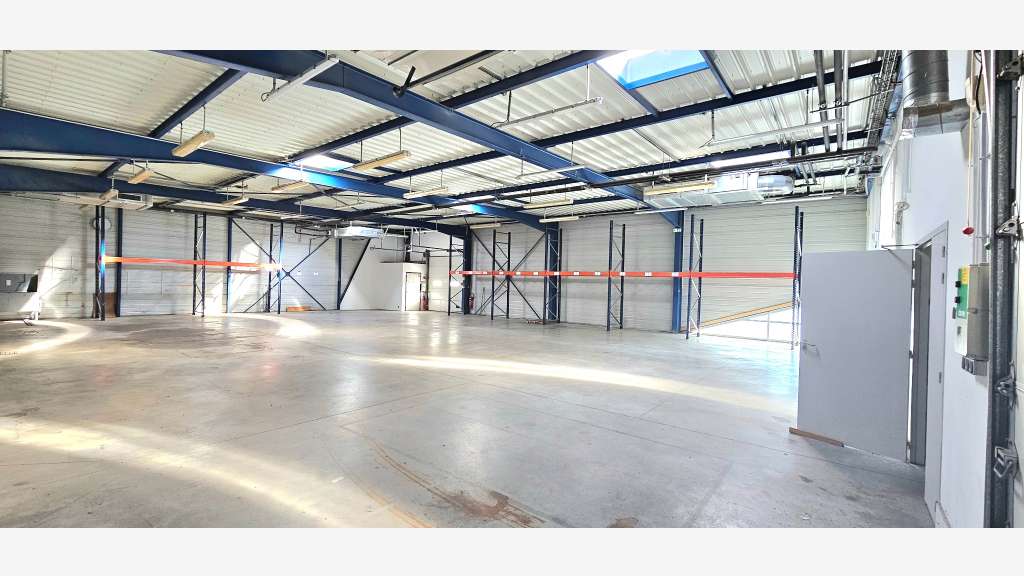 A vendre beau local 820m² à Perpignan Nord