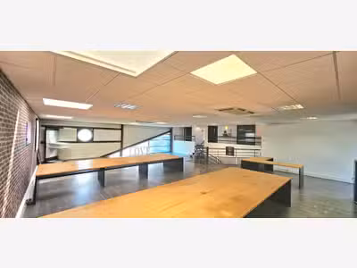 A vendre beau local 820m² à Perpignan Nord
