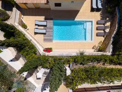 ENSEMBLE IMMOB. DE TOURISME- 3  APPARTEMENTS