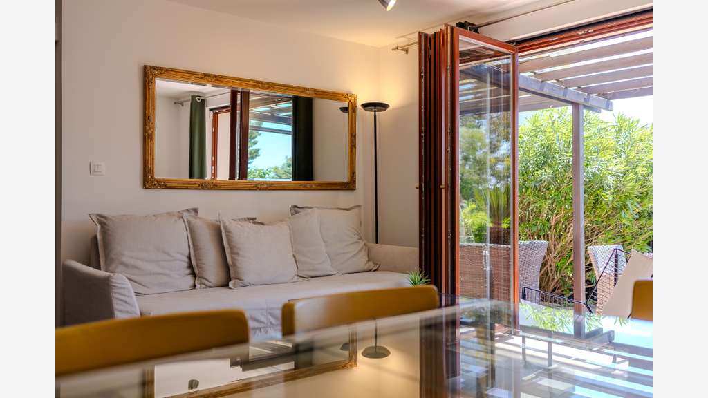 ENSEMBLE IMMOB. DE TOURISME- 3  APPARTEMENTS
