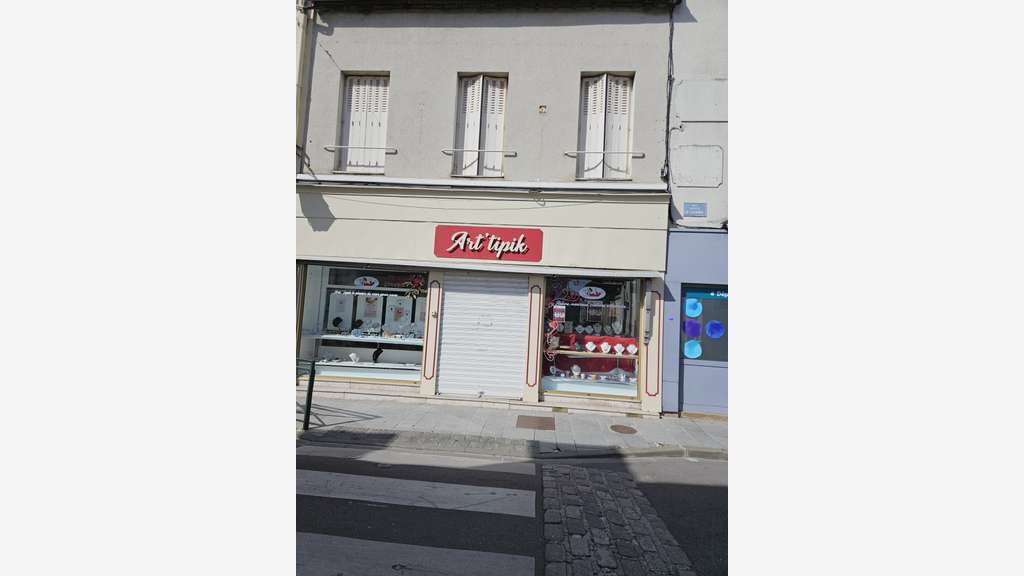Immeuble centre-ville Provins  commerce/habitation