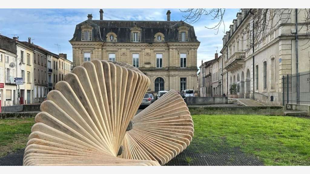 Immeuble en pierre magnifique en centre ville
