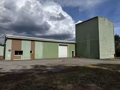 Entrepôt professionnel de 900 m2
