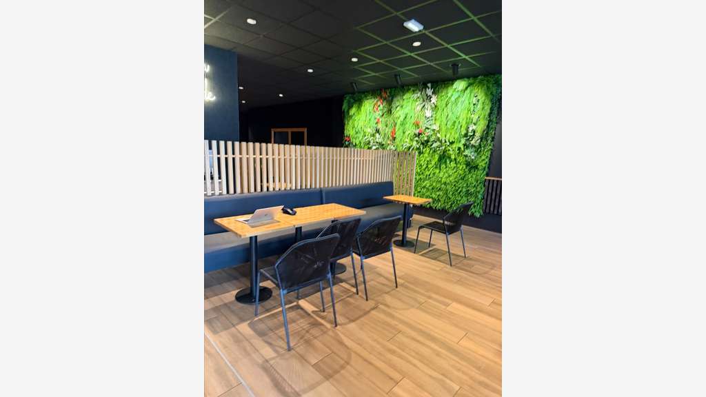 CLERMONT-FERRAND - MURS COMMERCIAUX LOUÉS - 441m2