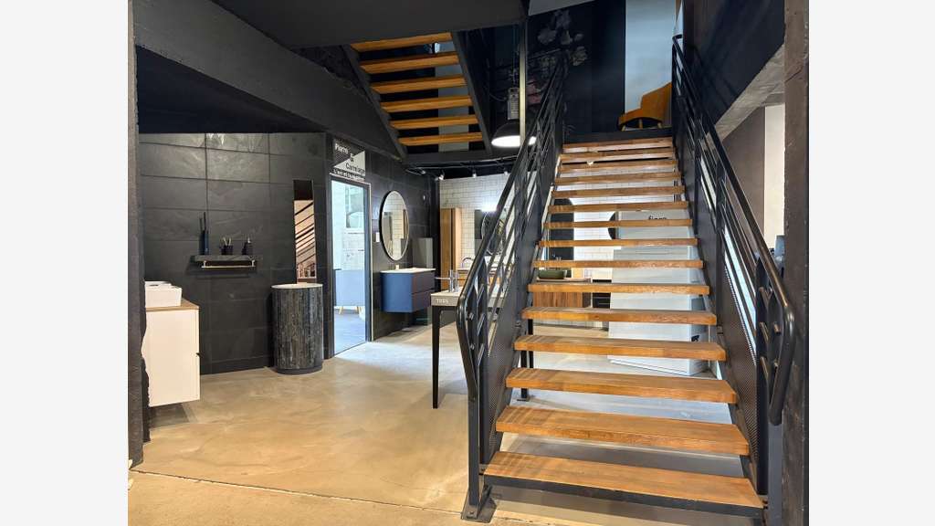 Ensemble immobilier mixte 500 m² + 2 logements