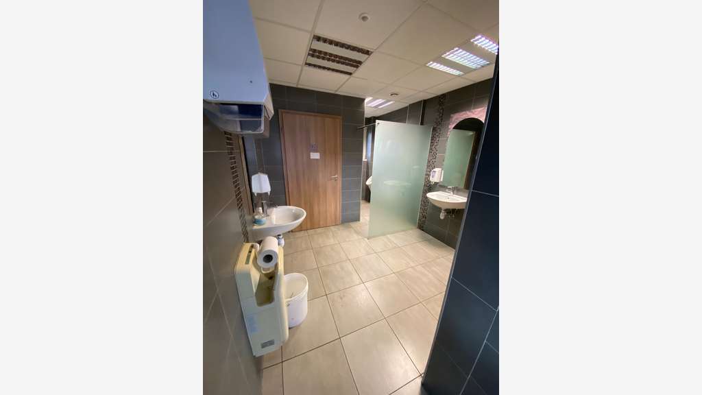 AV local 167m² très forte visibilité à Strasbourg