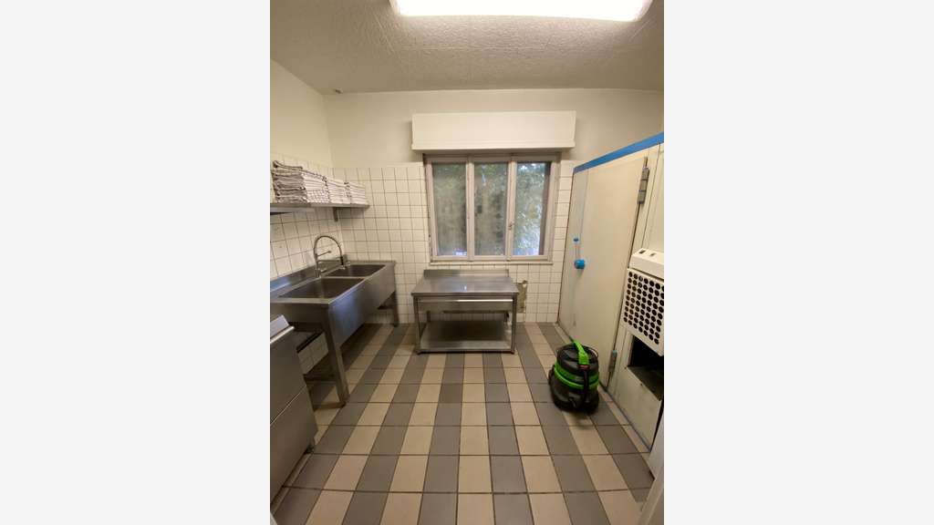 AV local 167m² très forte visibilité à Strasbourg