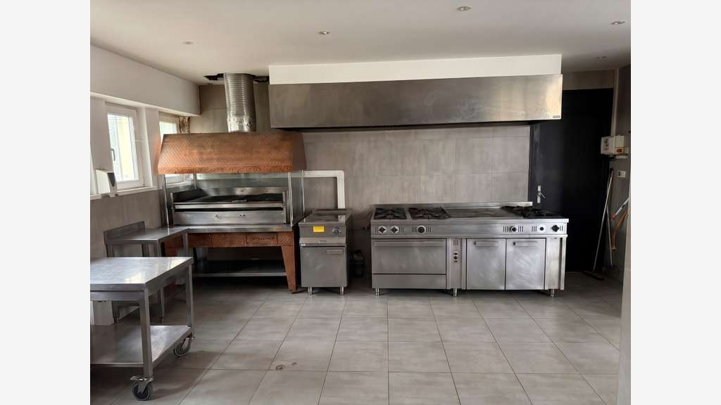 AV local 167m² très forte visibilité à Strasbourg