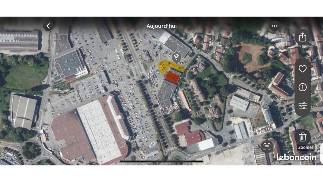 Local commercial 500m² empl N°1 à Bourgoin-Jallieu