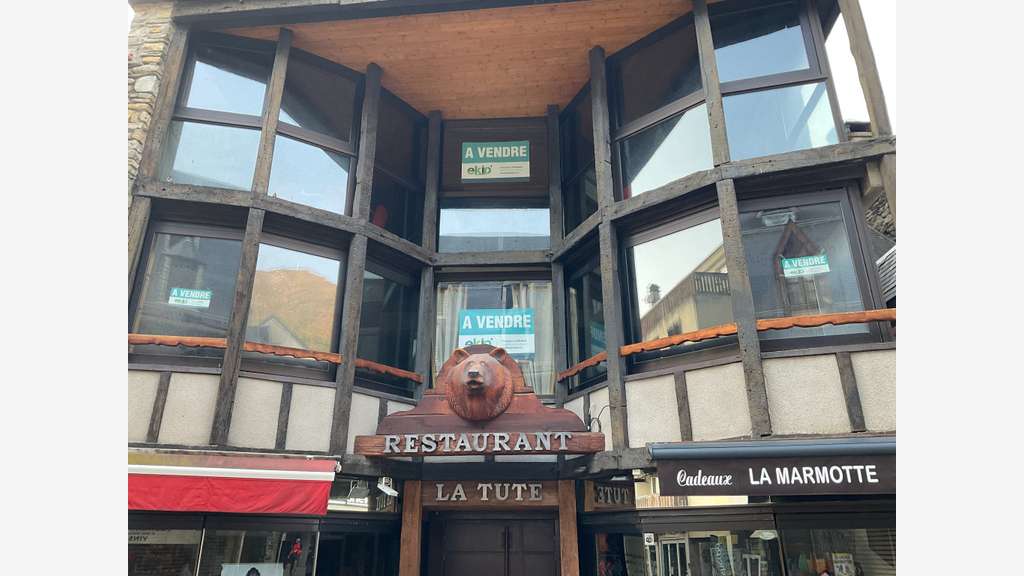 VENTE RESTAURANT AVEC OU SANS FONDS DE COMMERCE