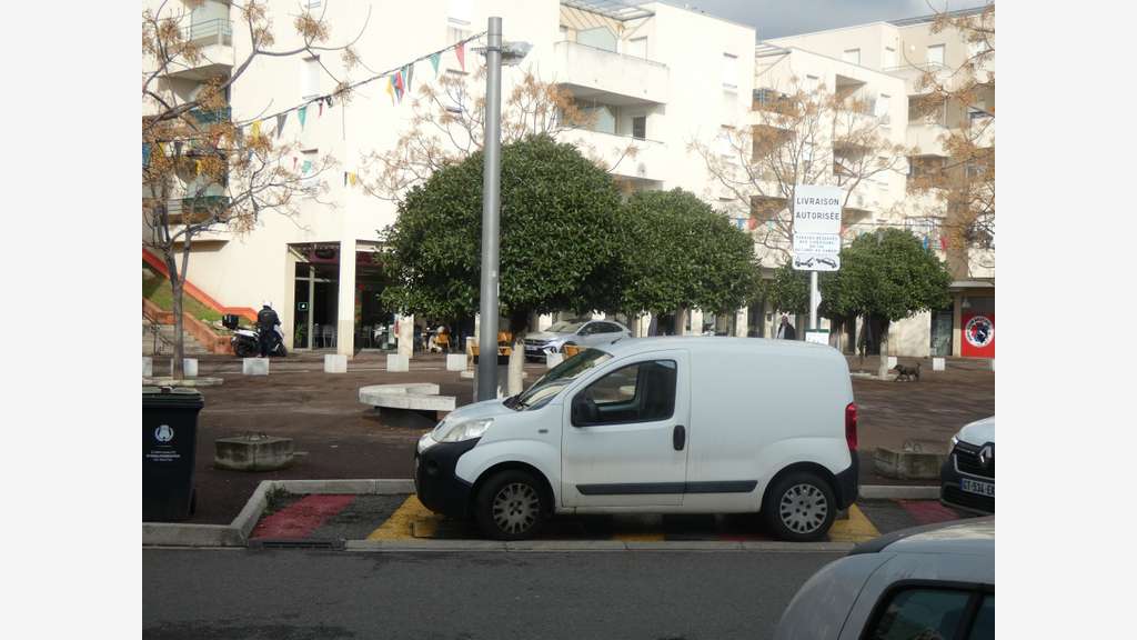 Vente murs commerciaux avec vitrine à Bastia