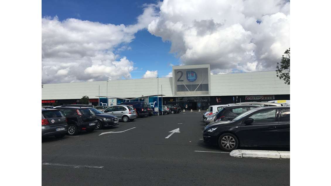 Vente local 80m² en galerie marchande à Lormont