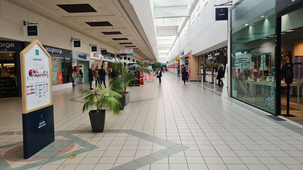 Vente local 80m² en galerie marchande à Lormont