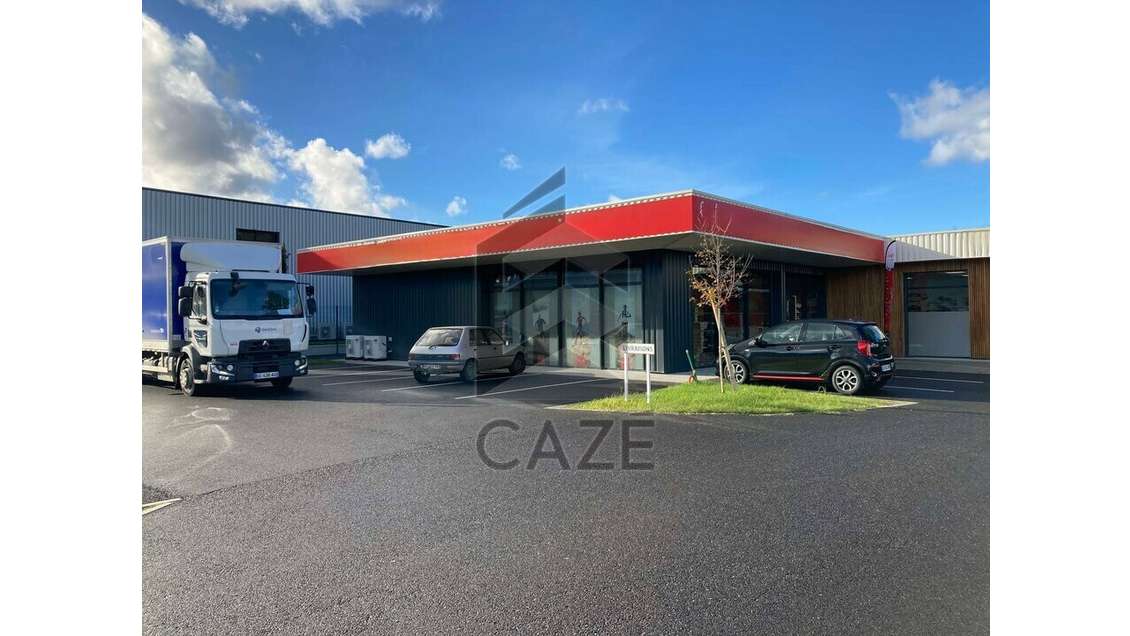 Local commercial loué à vendre à Mées