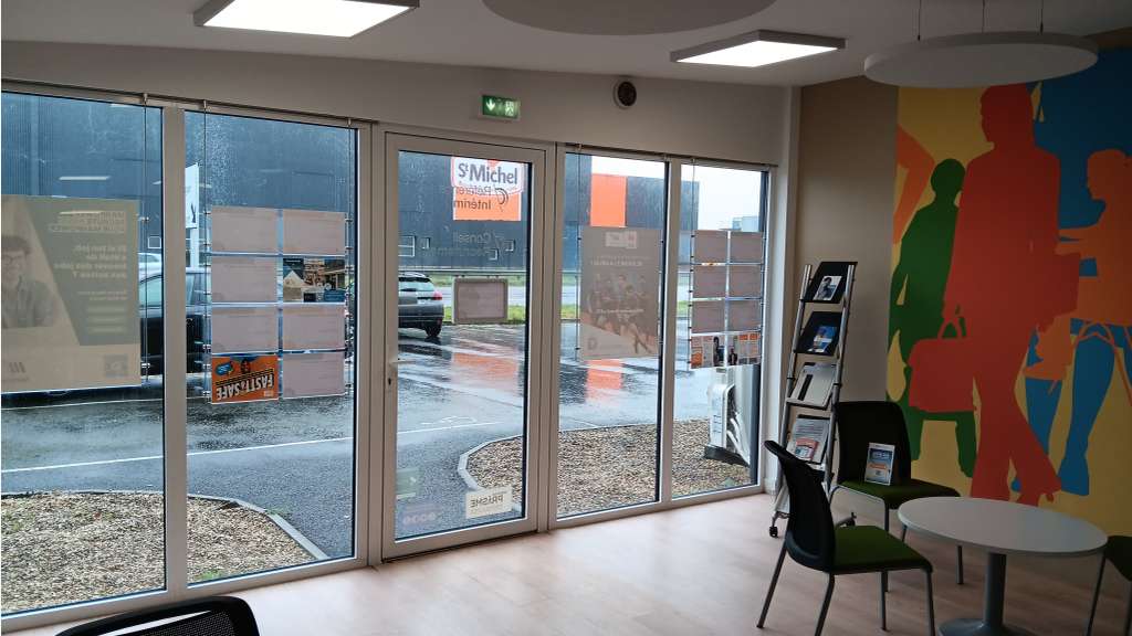 INVESTISSEURS Murs locataire en place bordure RN12