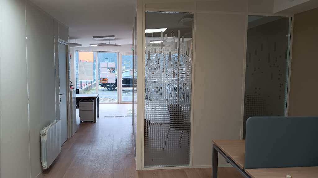 INVESTISSEURS Murs locataire en place bordure RN12