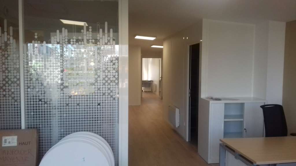 INVESTISSEURS Murs locataire en place bordure RN12