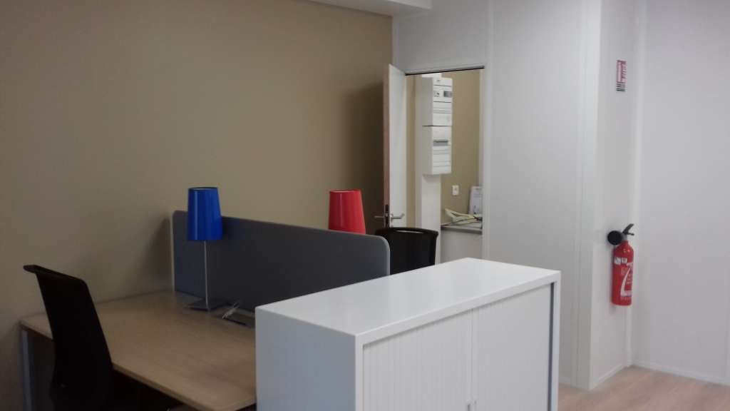 INVESTISSEURS Murs locataire en place bordure RN12