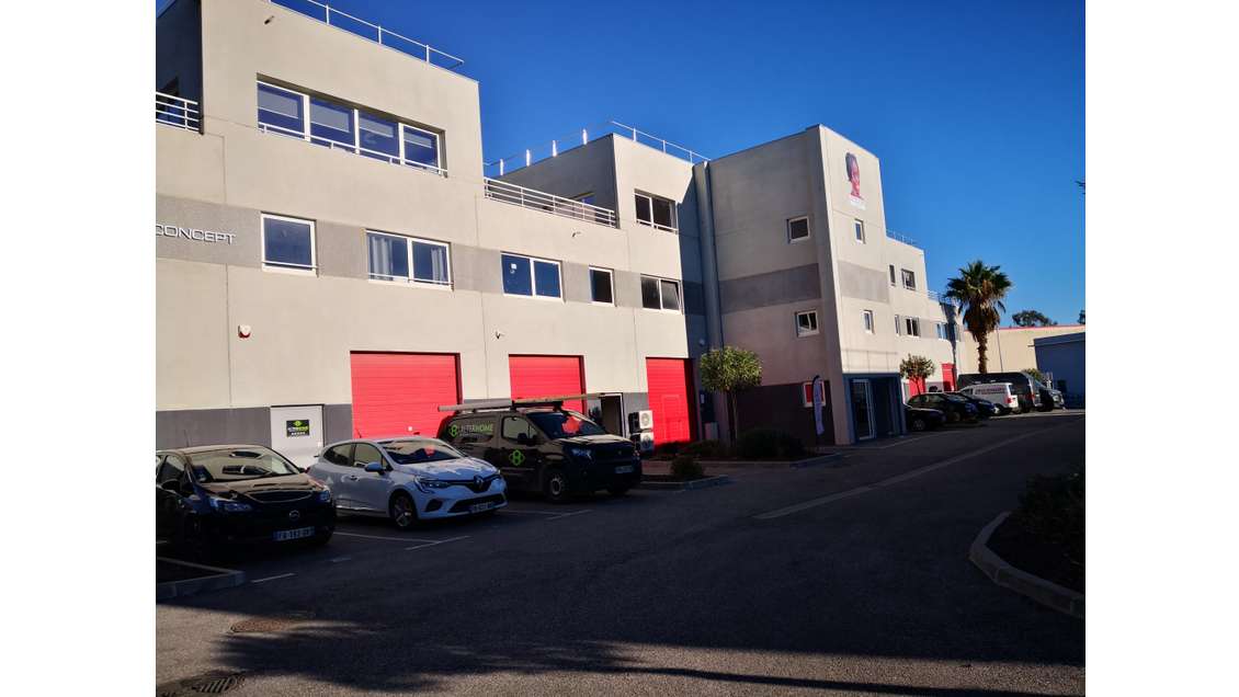 Vente locaux neufs de 272m² en za à La Farlède