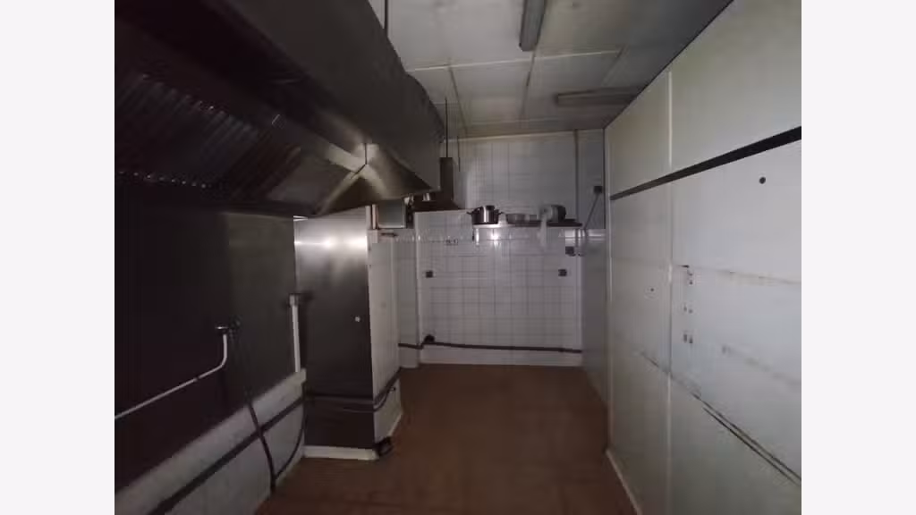 Murs libres d'un laboratoire alimentaire à Créteil