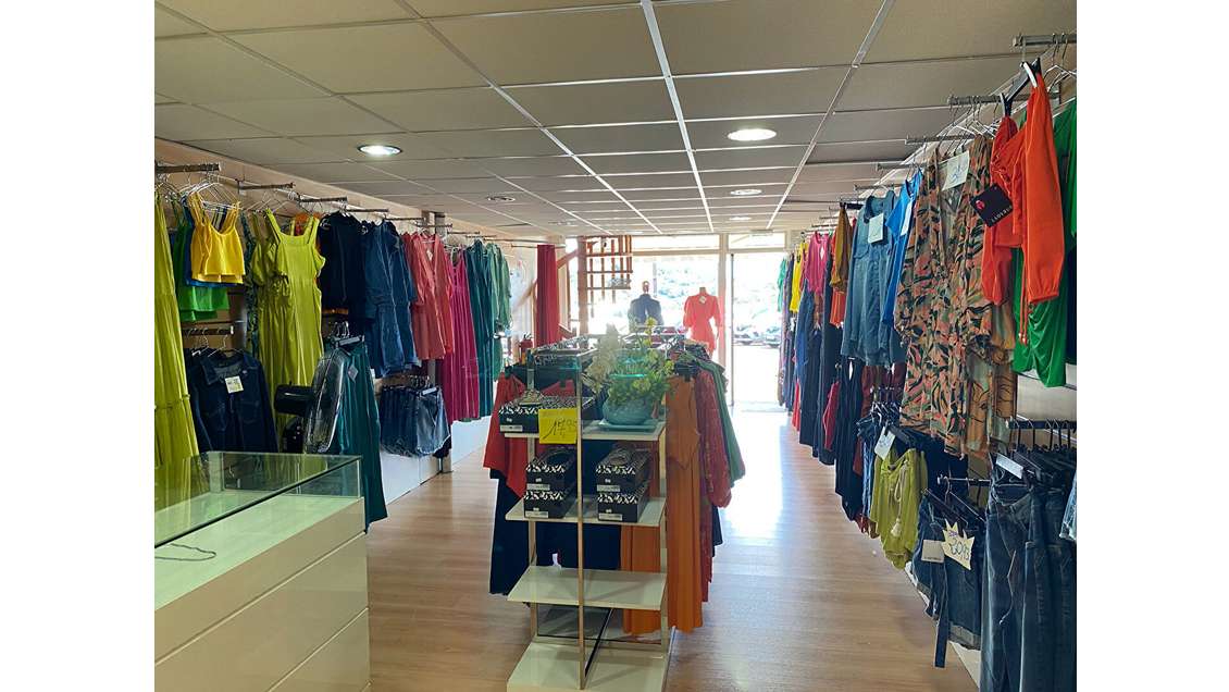 Vente local cial 35m² + 20m² mezzanine à Ducos