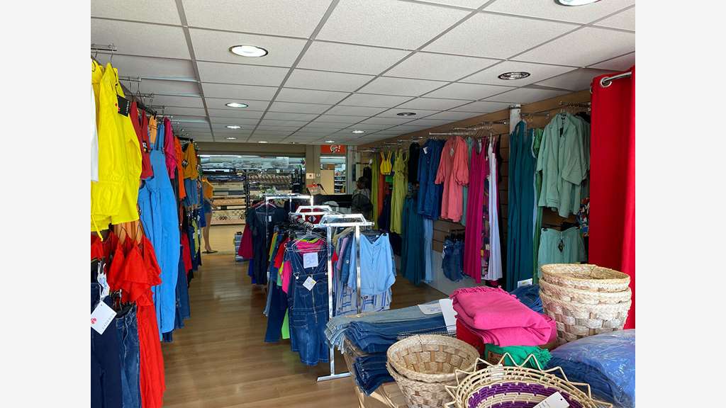 Vente local cial 35m² + 20m² mezzanine à Ducos