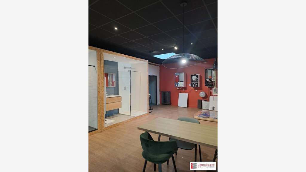 Local d'activité 1000m² à vendre à Cesson Sévigné