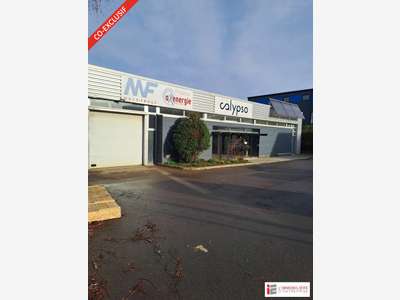 Local d'activité 1000m² à vendre à Cesson Sévigné