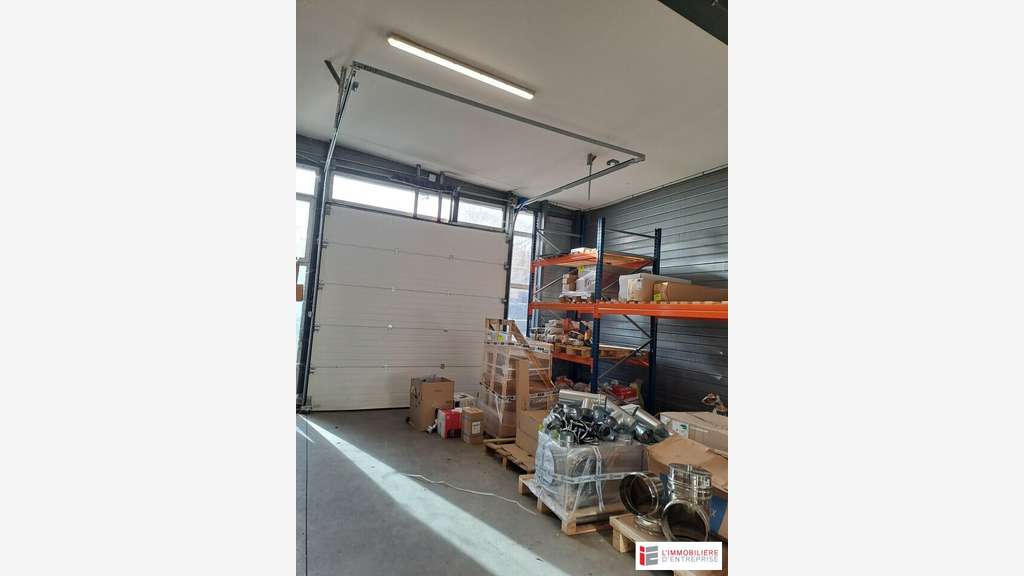Local d'activité 1000m² à vendre à Cesson Sévigné