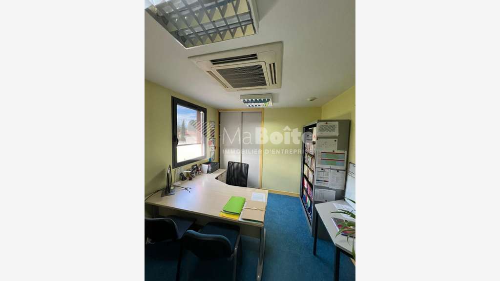 Vente local d'activité bureaux 2590m² à Briennon