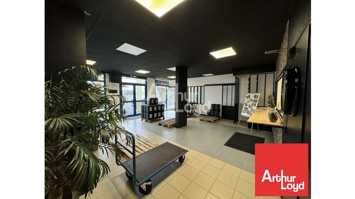 Vente local d'activité 932m² ZAC Chauray
