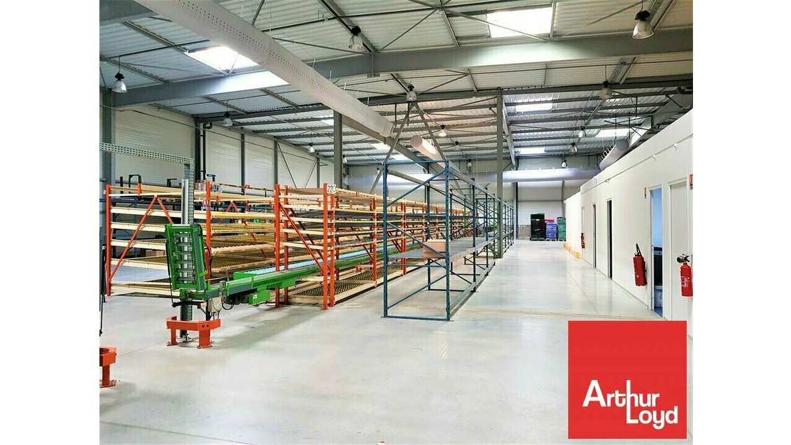Vente entrepôt  535m² en excellent état à Poitiers